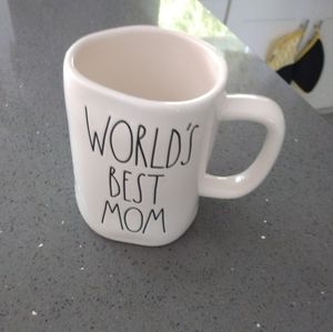 Rae Dunn world's best mom mug